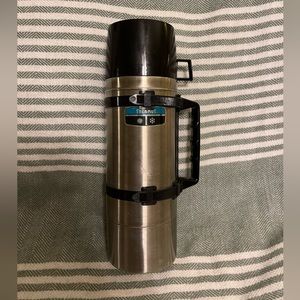 Thermos 1 Liter Stainless Steel Vacuum Bottle with Black Handle and Lid/Cup.